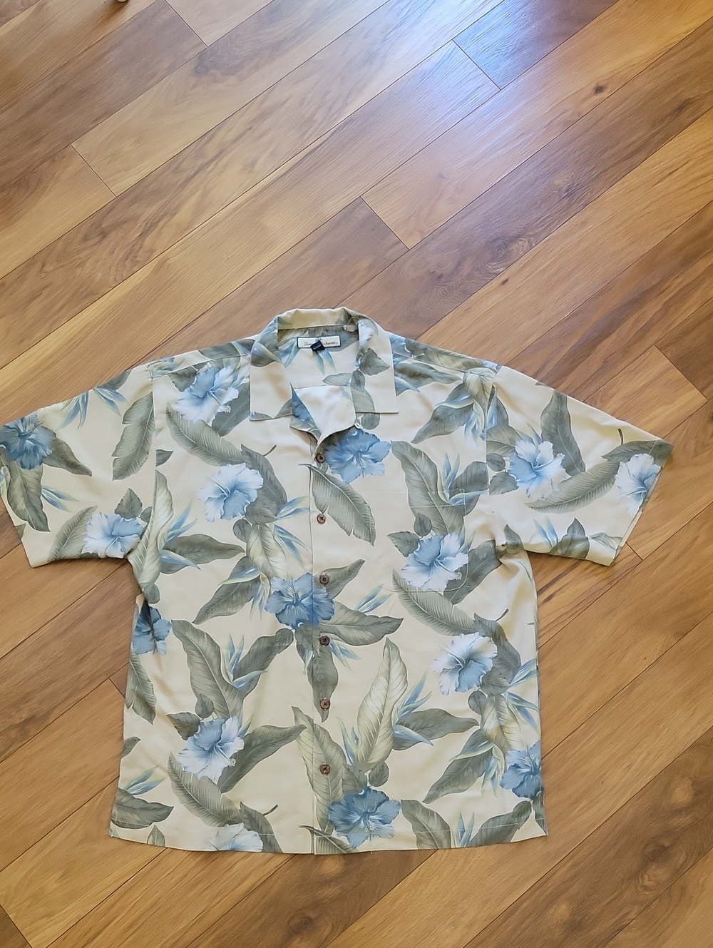 Tommy Bahama Beige Camp Shirt with Blue Floral Print Size Large